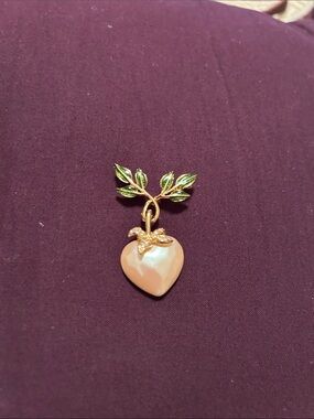 Vintage Joan RiveGold & Green Leaf Heart brooch with faux pearl